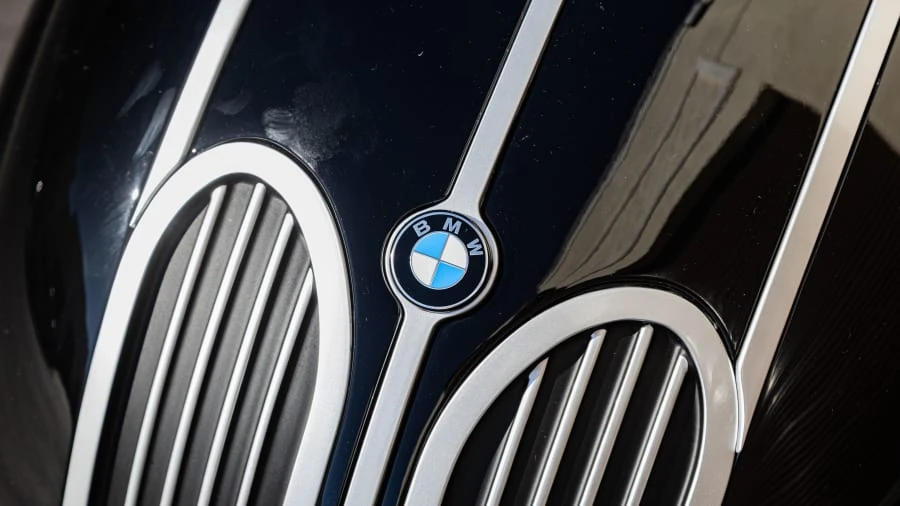 2019 BMW - Image 4 of 4