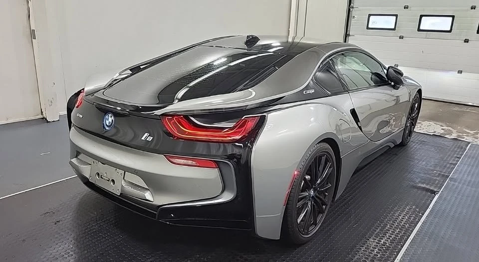 2019 BMW i8 - Image 2 of 5
