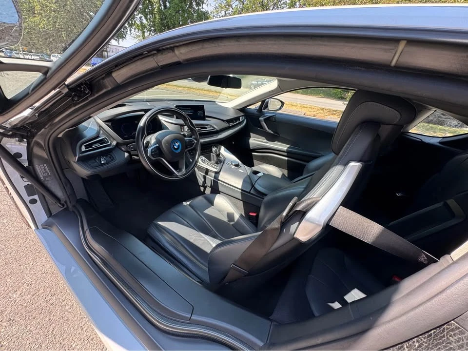 2019 BMW i8 - Image 13 of 20