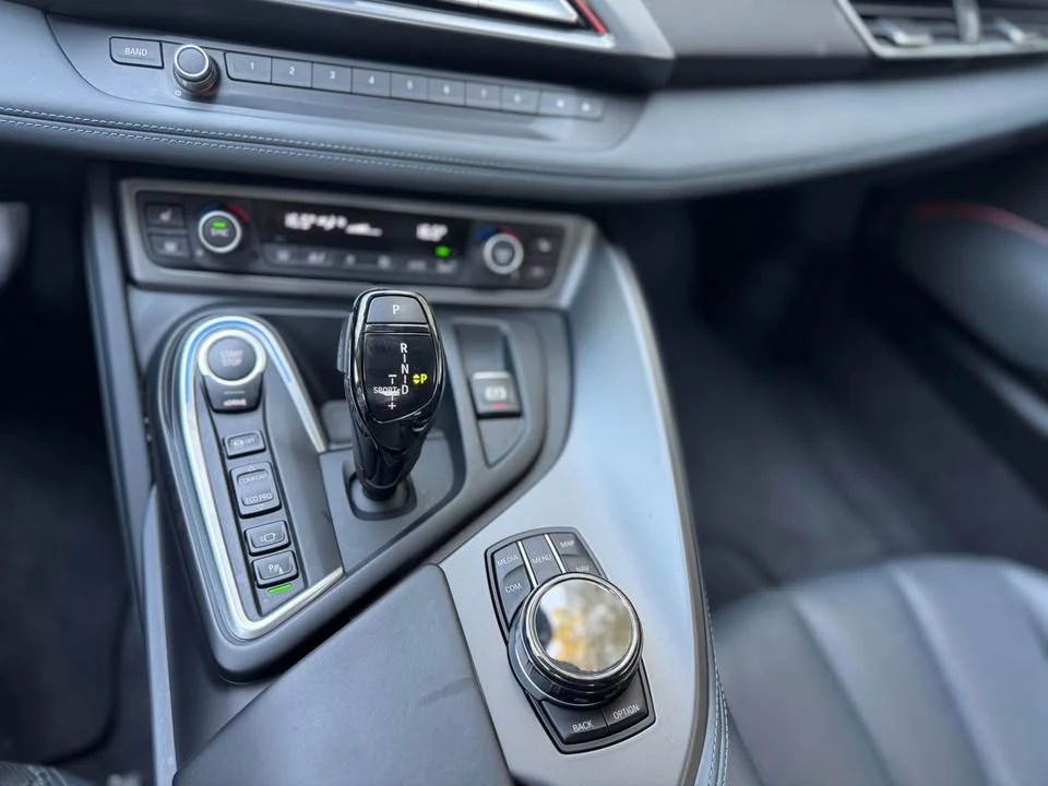 2019 BMW i8 - Image 17 of 20
