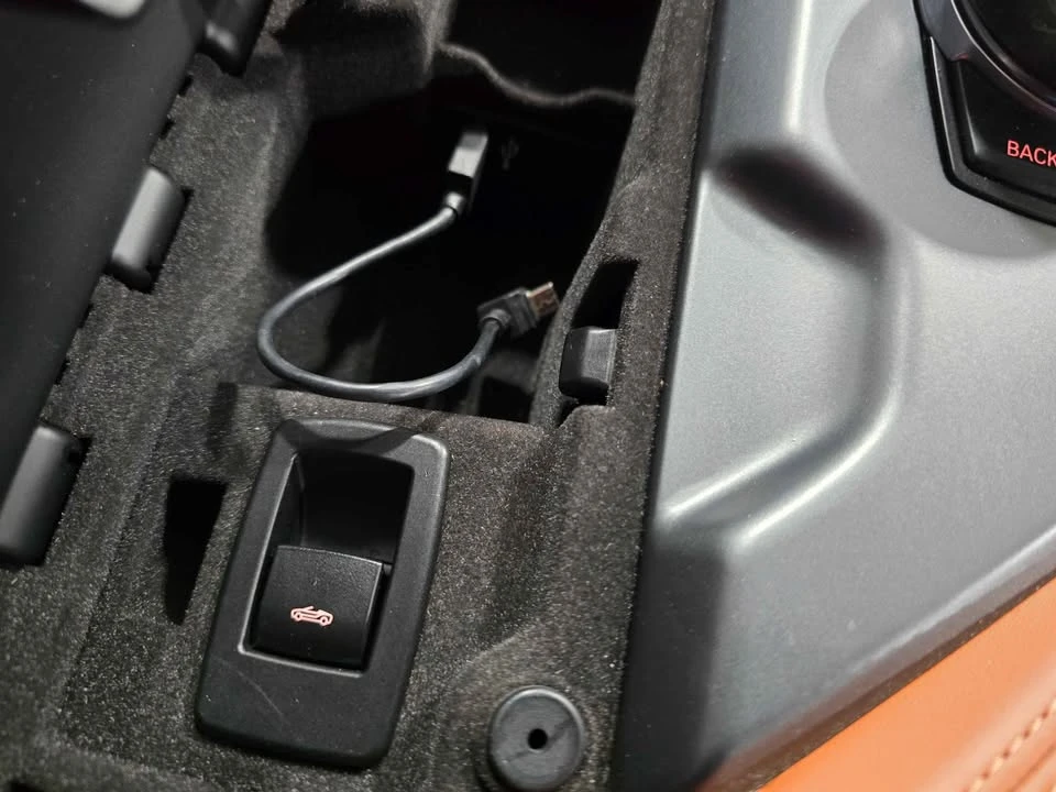 2019 BMW i8 - Image 16 of 20
