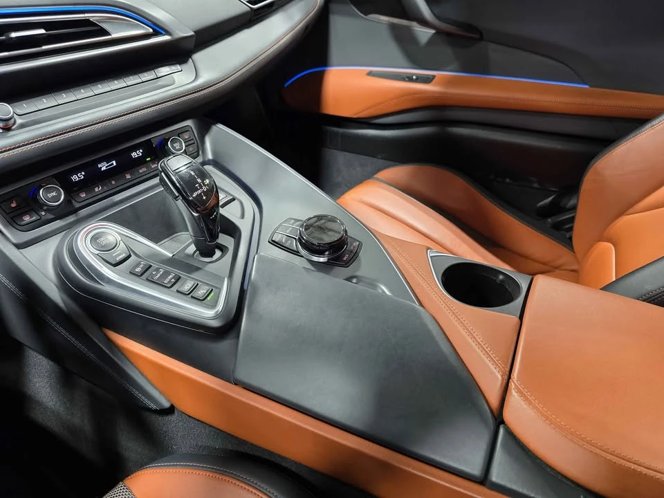 2019 BMW i8 - Image 17 of 20