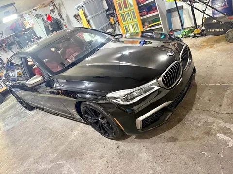 2019 BMW M760i