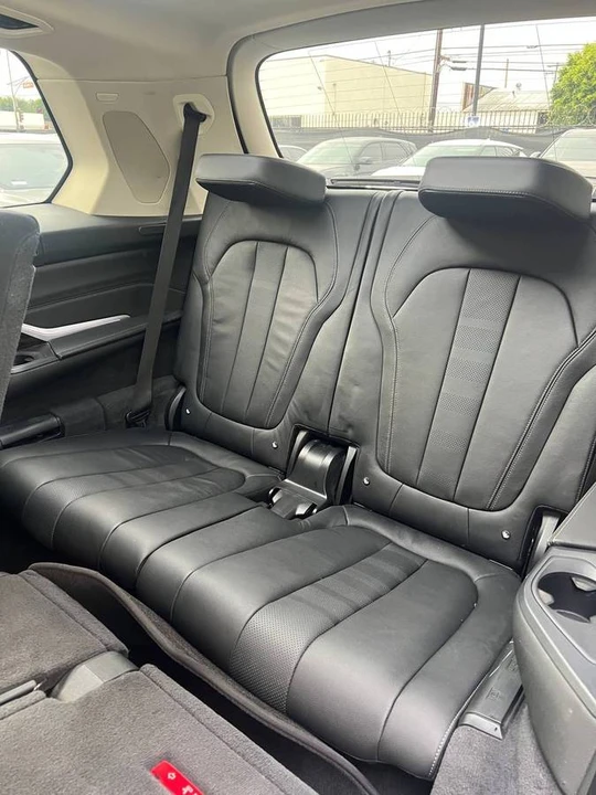 2019 BMW X7 - Image 8 of 9