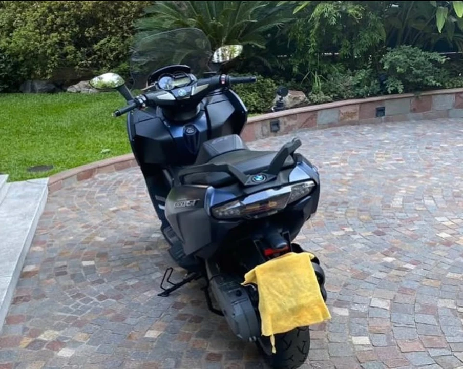 2019 BMW Motorcycles - Image 2 of 2