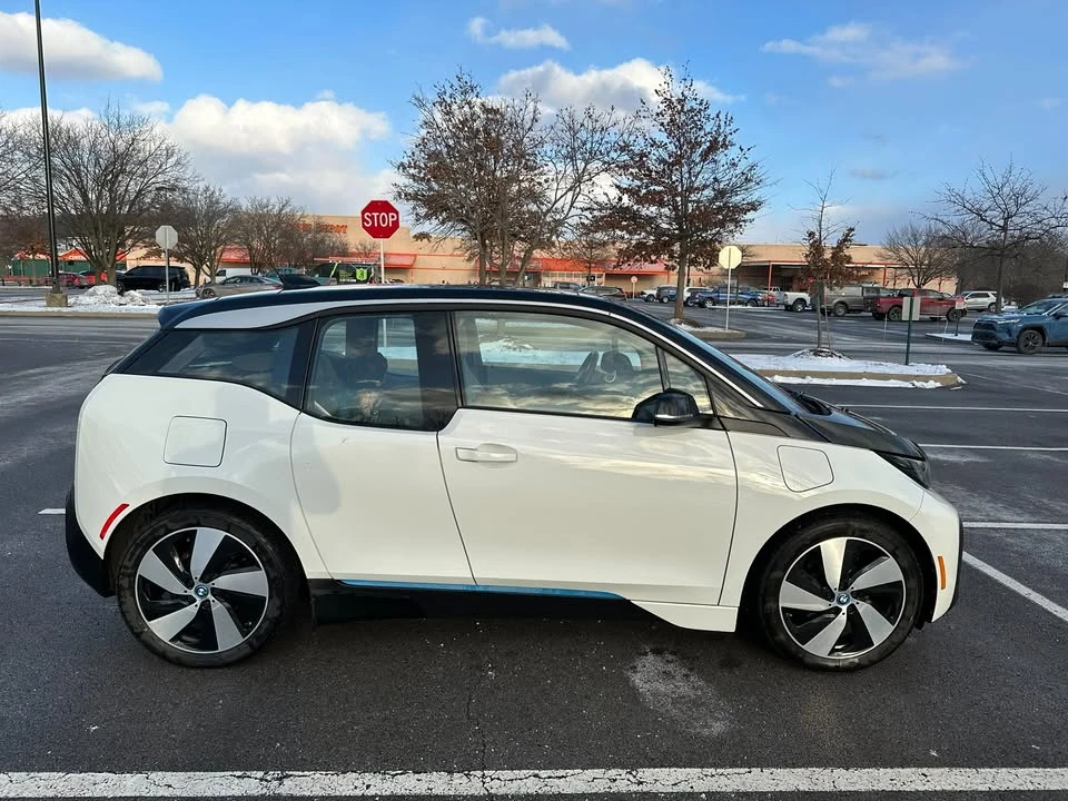 2019 BMW i3 - Image 2 of 19
