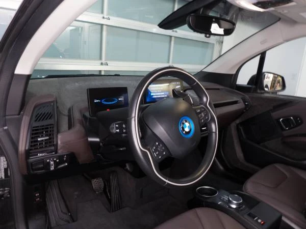 2019 BMW i3 - Image 11 of 21