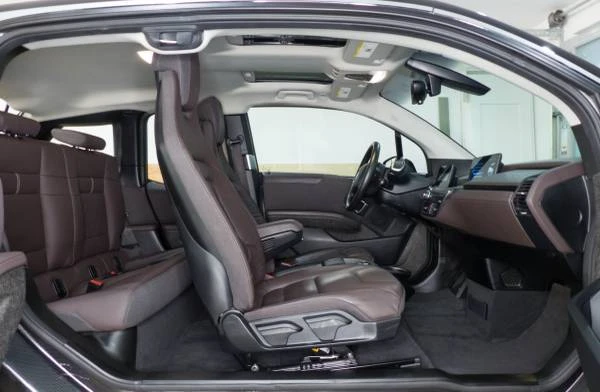 2019 BMW i3 - Image 16 of 21