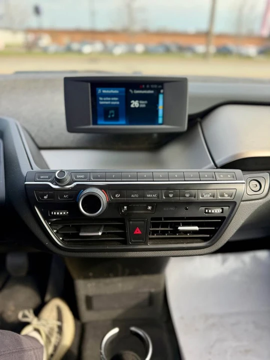 2019 BMW i3 - Image 10 of 15