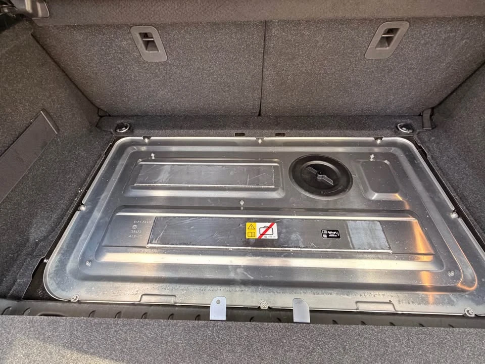 2019 BMW i3 - Image 8 of 20