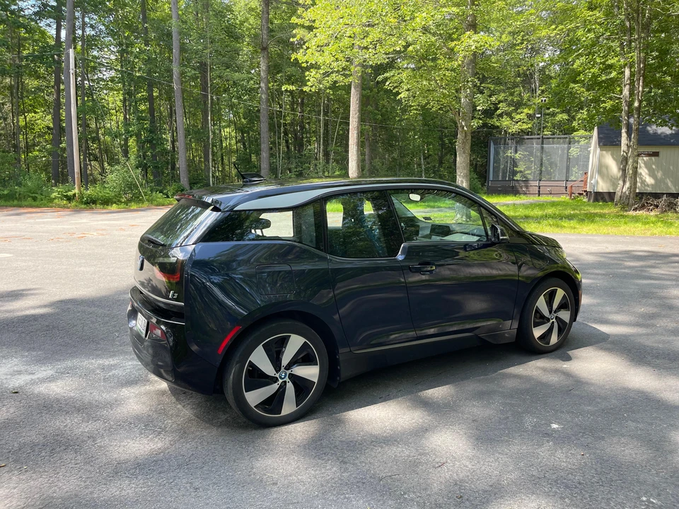 2019 BMW i3 - Image 14 of 31