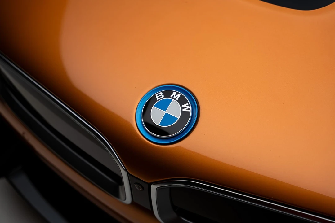 2019 BMW i8 - Image 15 of 31