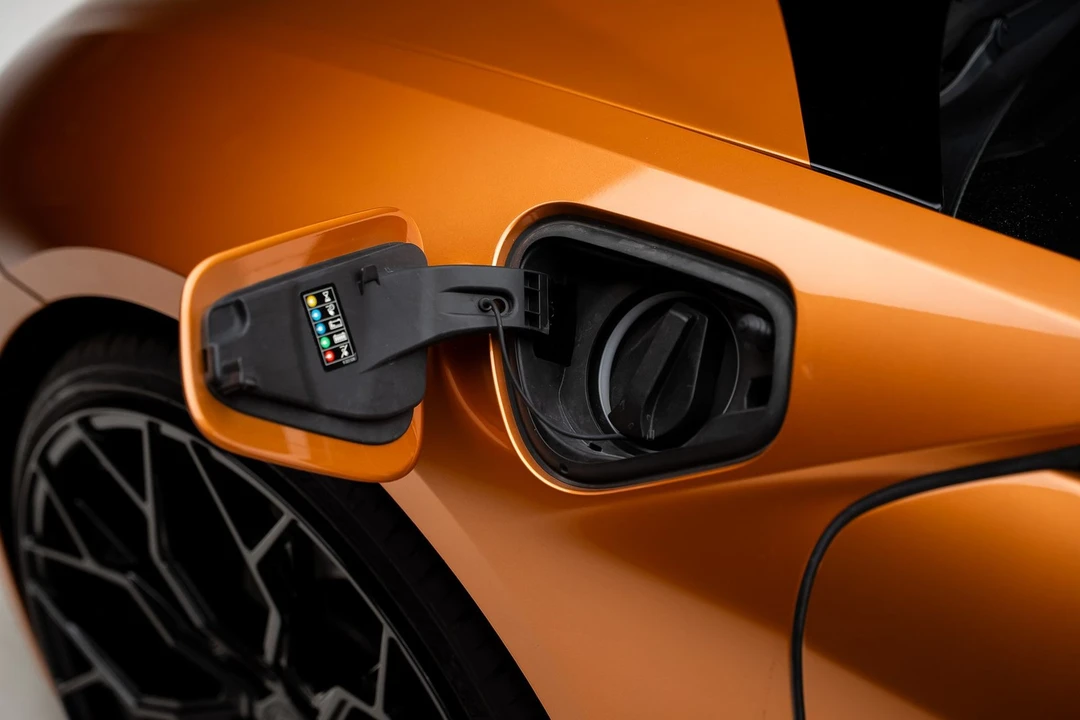 2019 BMW i8 - Image 25 of 31