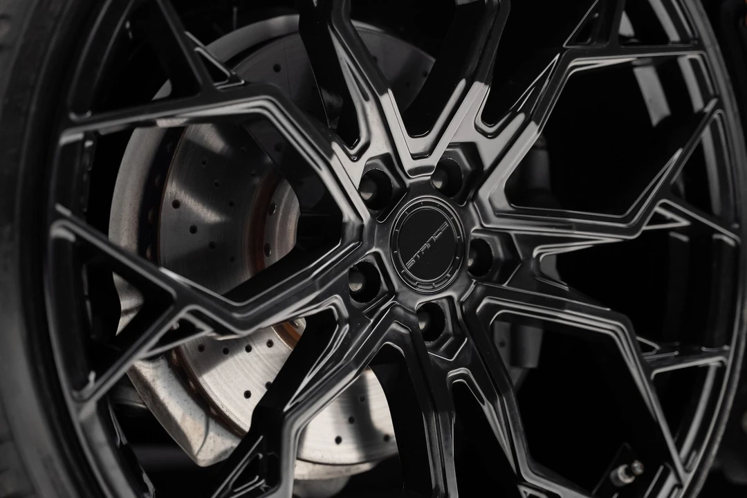 2019 BMW i8 - Image 24 of 31
