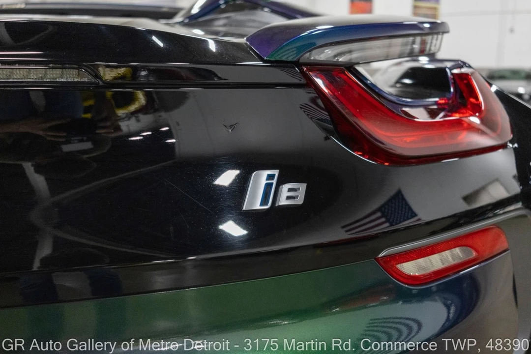 2019 BMW i8 - Image 28 of 31