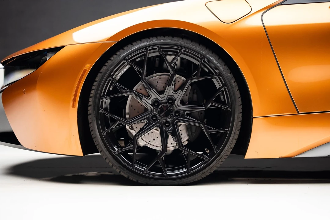 2019 BMW i8 - Image 21 of 31