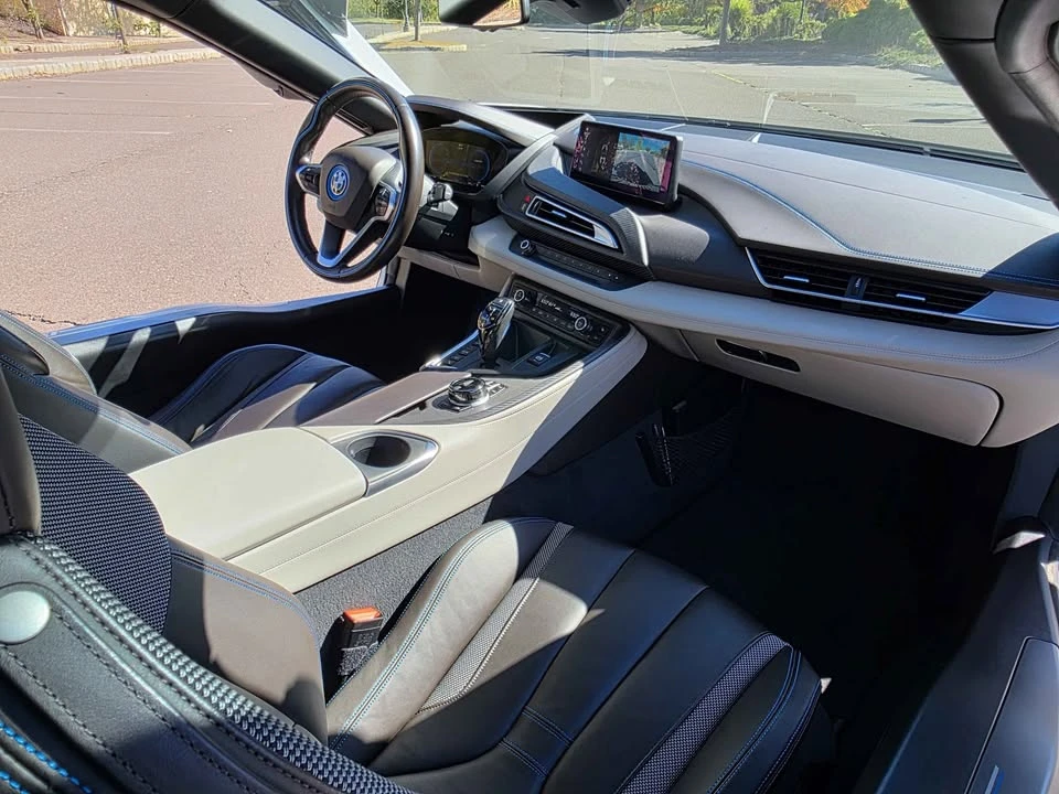 2019 BMW i8 - Image 9 of 14