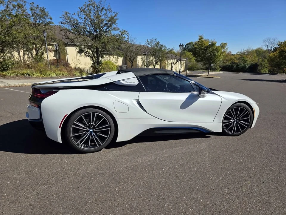 2019 BMW i8 - Image 5 of 14