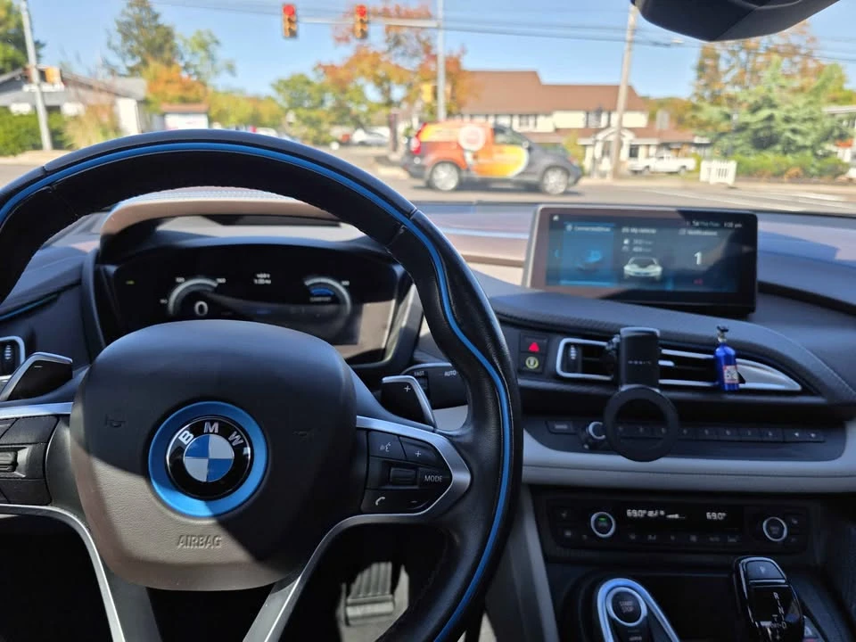 2019 BMW i8 - Image 13 of 14