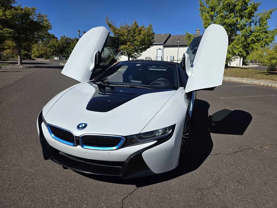 2019 BMW i8 - Image 2 of 14