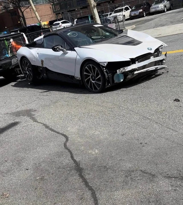 2019 BMW i8 - Image 7 of 12