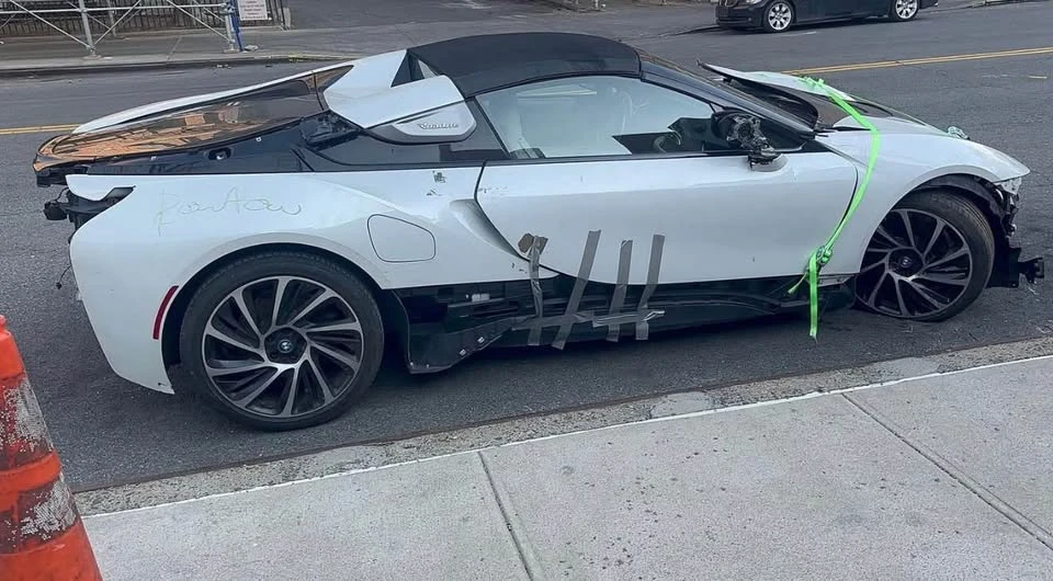 2019 BMW i8 - Image 2 of 12