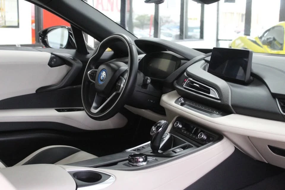 2019 BMW i8 - Image 15 of 20