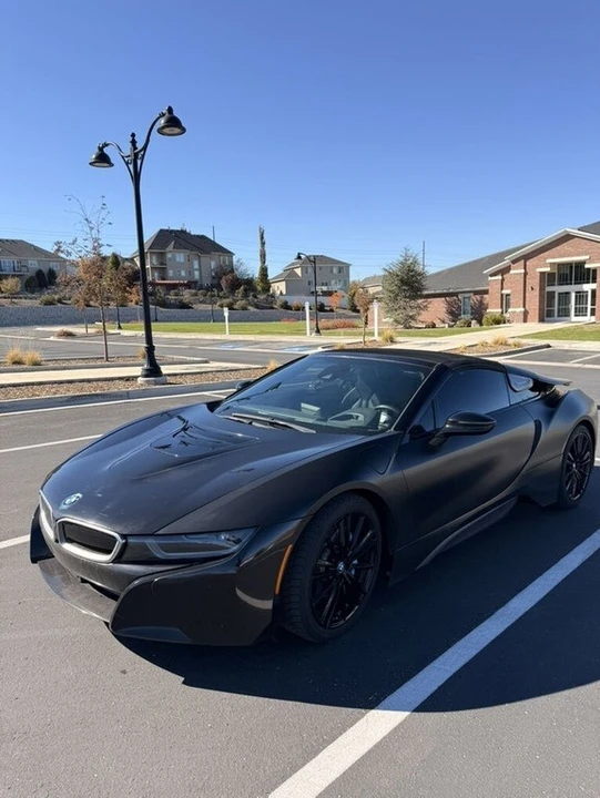 2019 BMW i8 - Image 11 of 13
