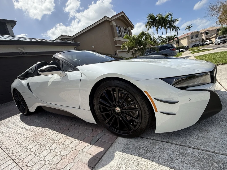 2019 BMW i8 - Image 21 of 31