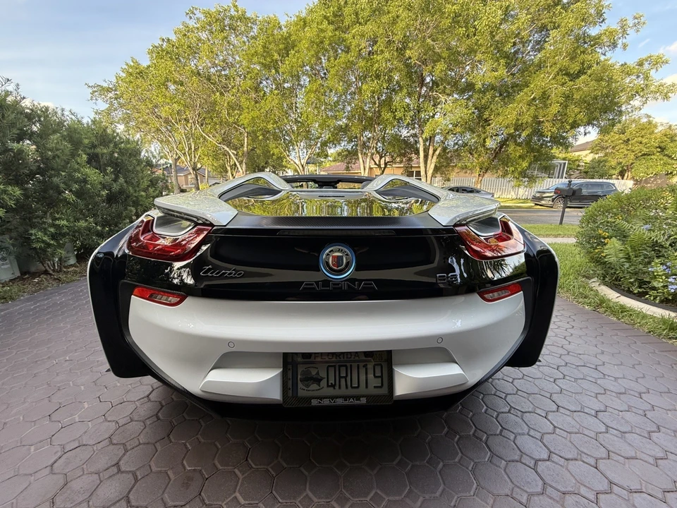 2019 BMW i8 - Image 2 of 31