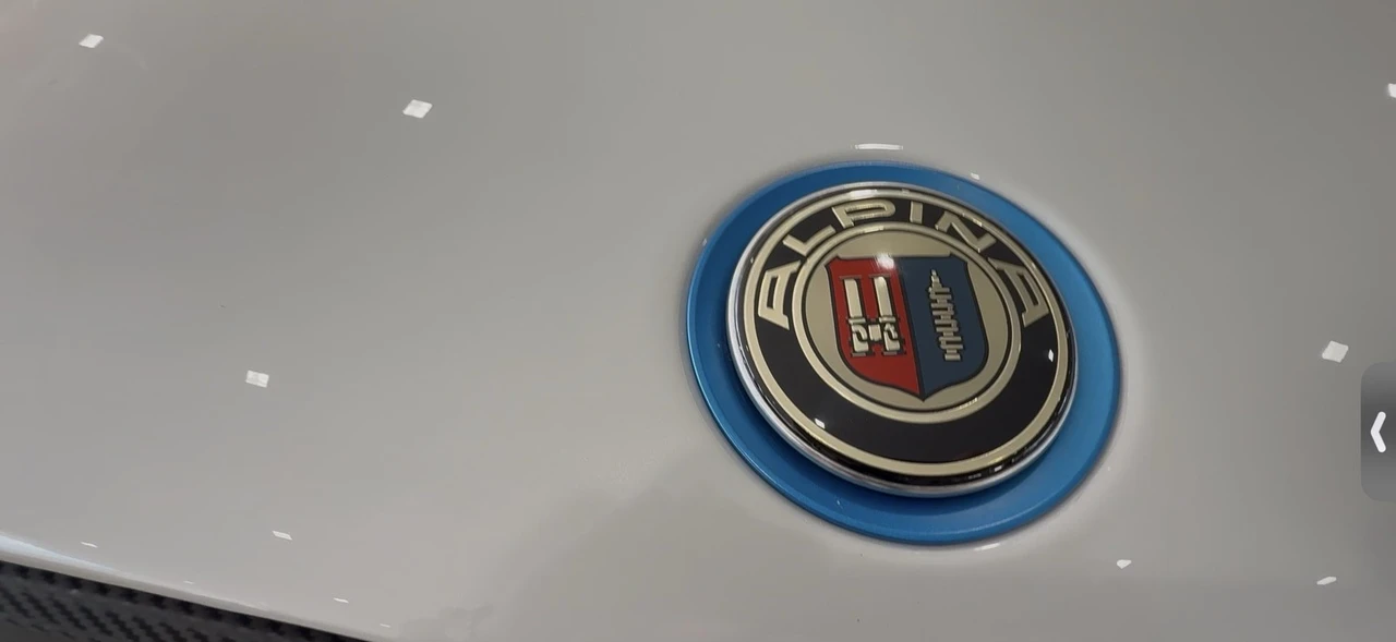 2019 BMW i8 - Image 27 of 31