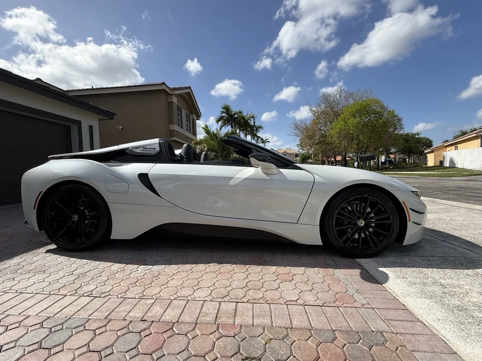 2019 BMW i8 - Image 23 of 31