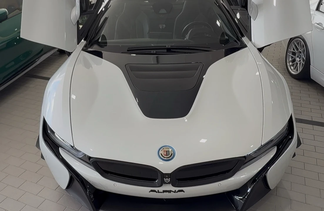 2019 BMW i8 - Image 7 of 31