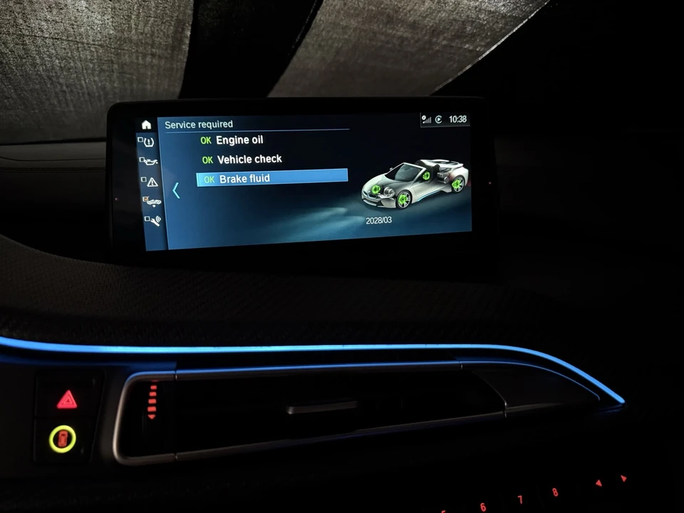 2019 BMW i8 - Image 30 of 31