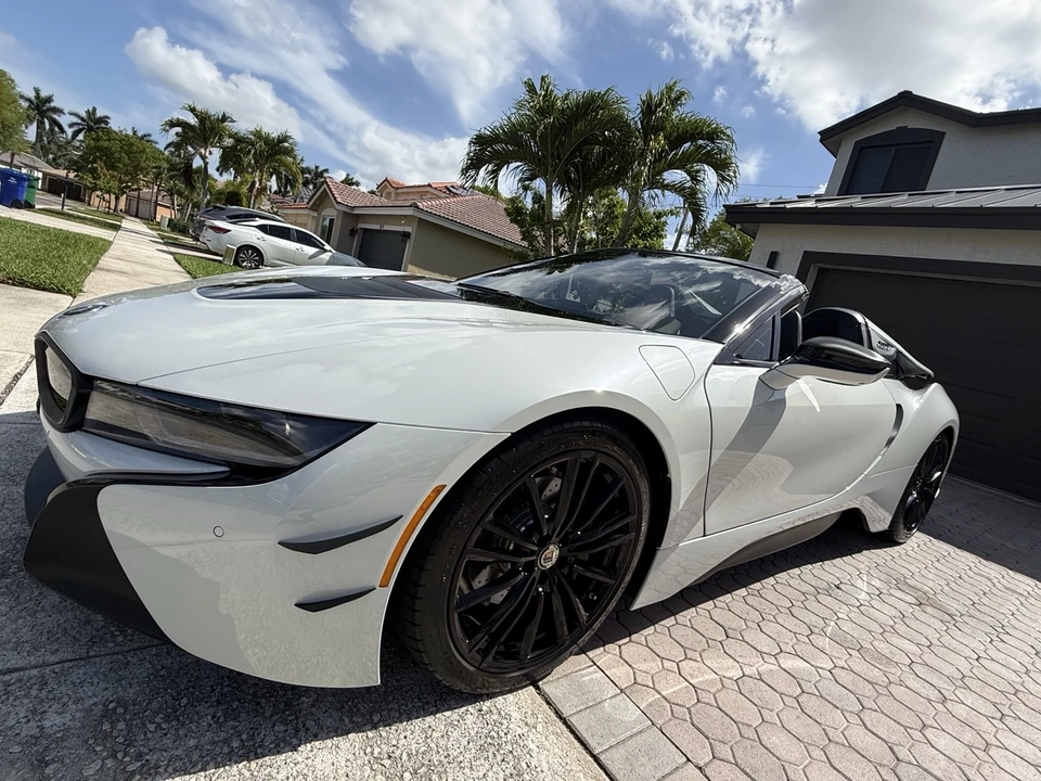2019 BMW i8 - Image 19 of 31