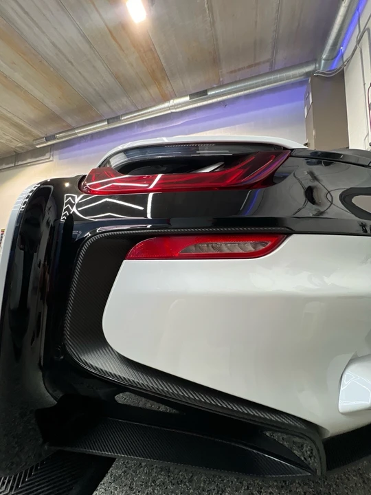 2019 BMW i8 - Image 2 of 31