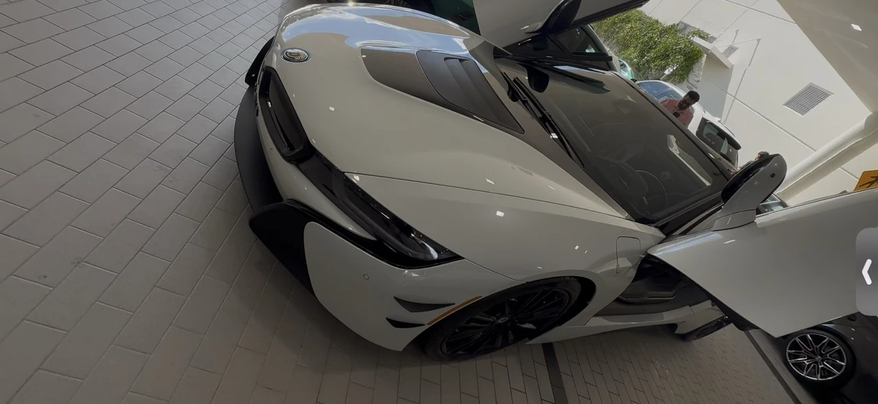 2019 BMW i8 - Image 11 of 31