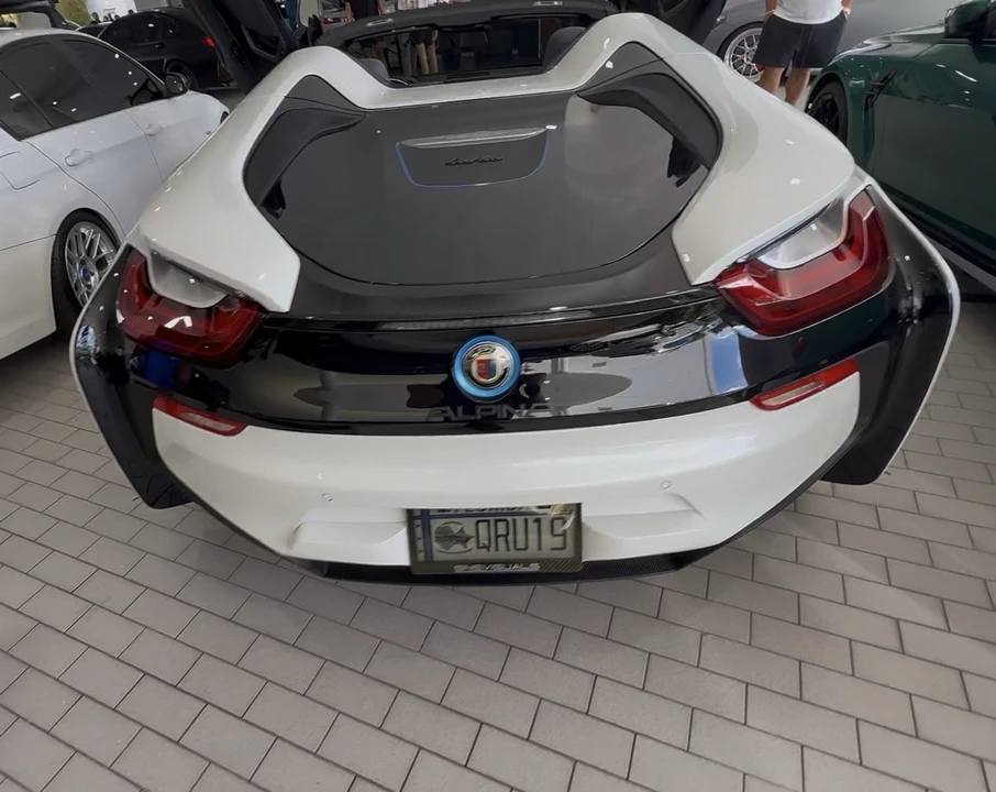 2019 BMW i8 - Image 11 of 21