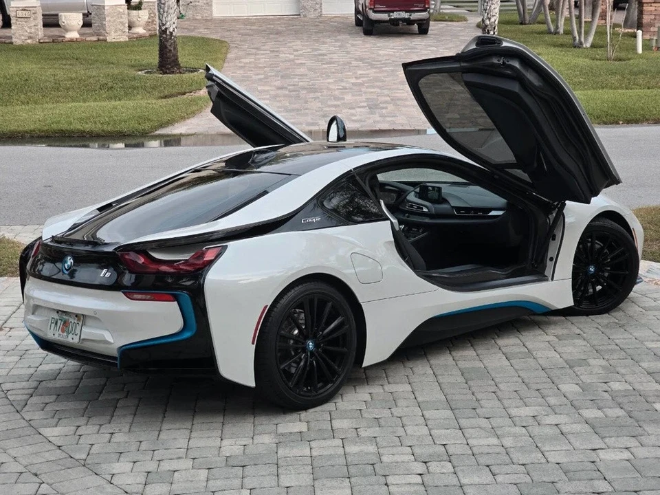 2019 BMW i8 - Image 9 of 21