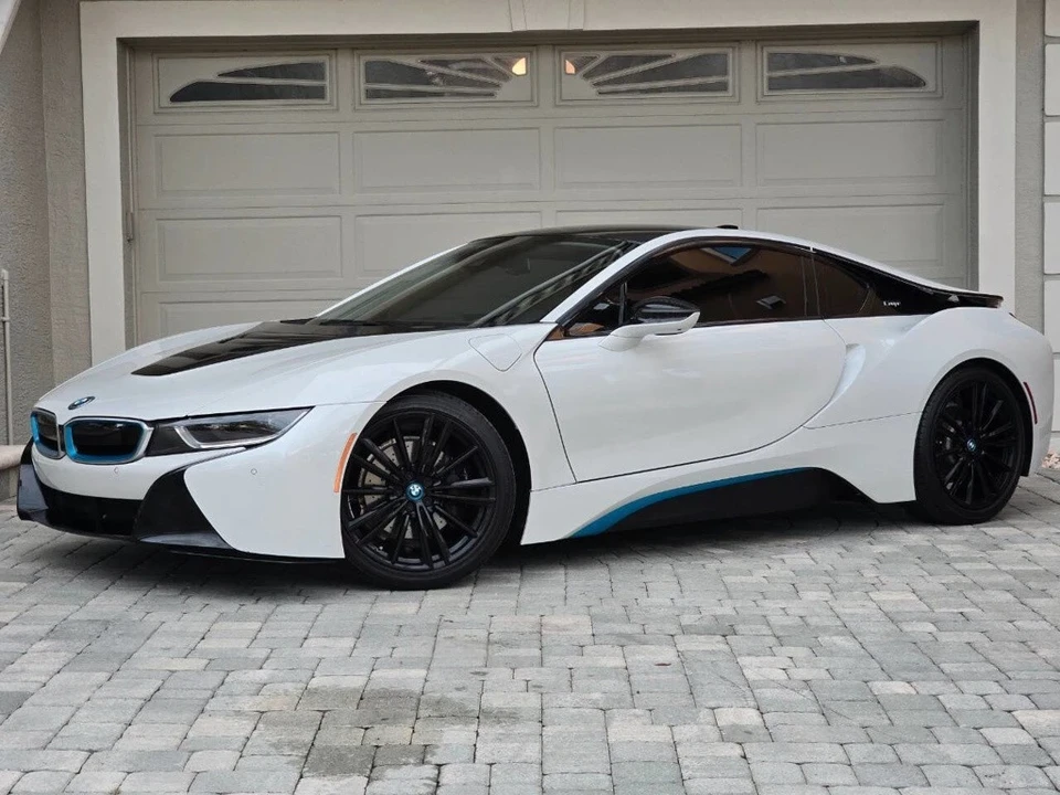 2019 BMW i8 - Image 2 of 21