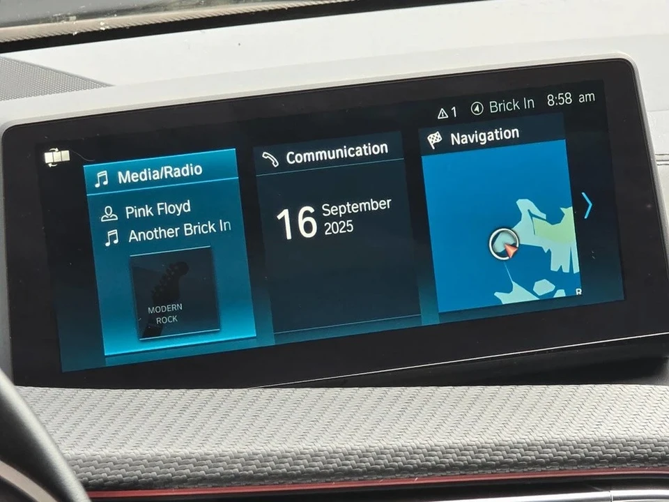 2019 BMW i8 - Image 15 of 21