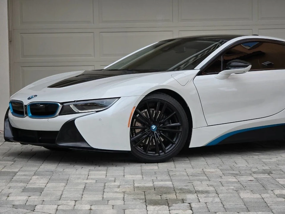 2019 BMW i8 - Image 3 of 21