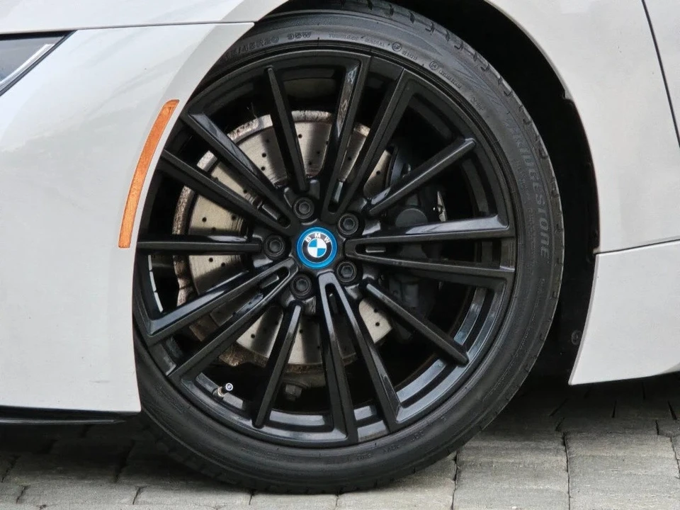 2019 BMW i8 - Image 4 of 21