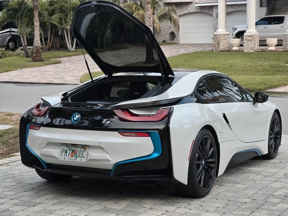 2019 BMW i8 - Image 10 of 21