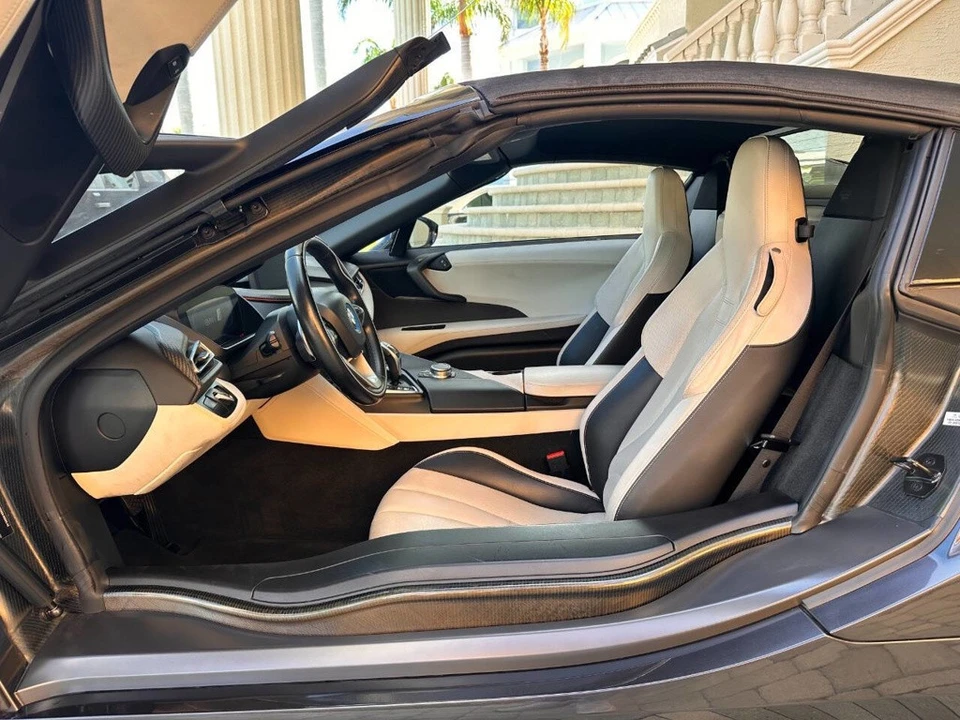 2019 BMW i8 - Image 23 of 24