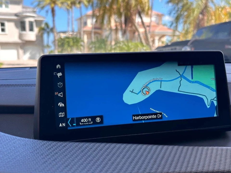 2019 BMW i8 - Image 15 of 24