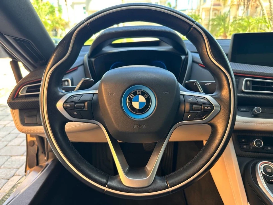 2019 BMW i8 - Image 11 of 24