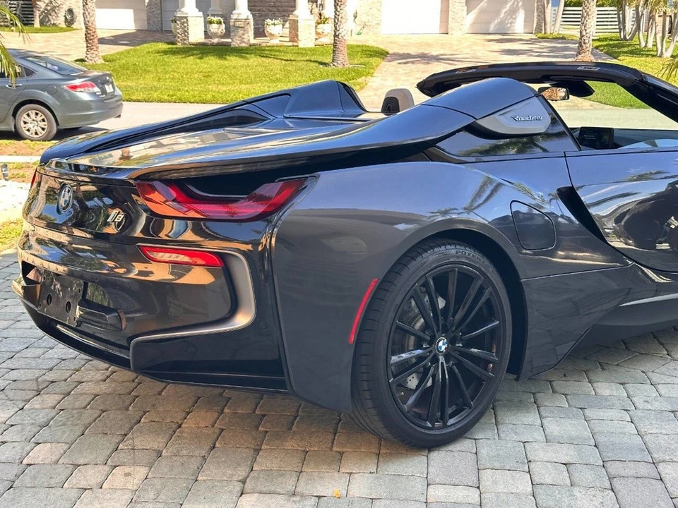 2019 BMW i8 - Image 7 of 24