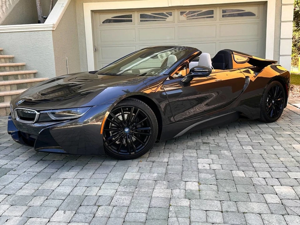 2019 BMW i8 - Image 2 of 24