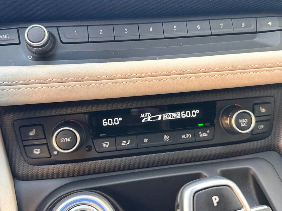 2019 BMW i8 - Image 17 of 24